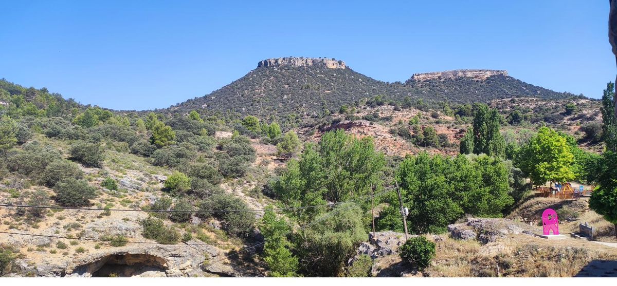 The flat-topped muelas above the Tajo, near Trillo — Ruta de la Lana